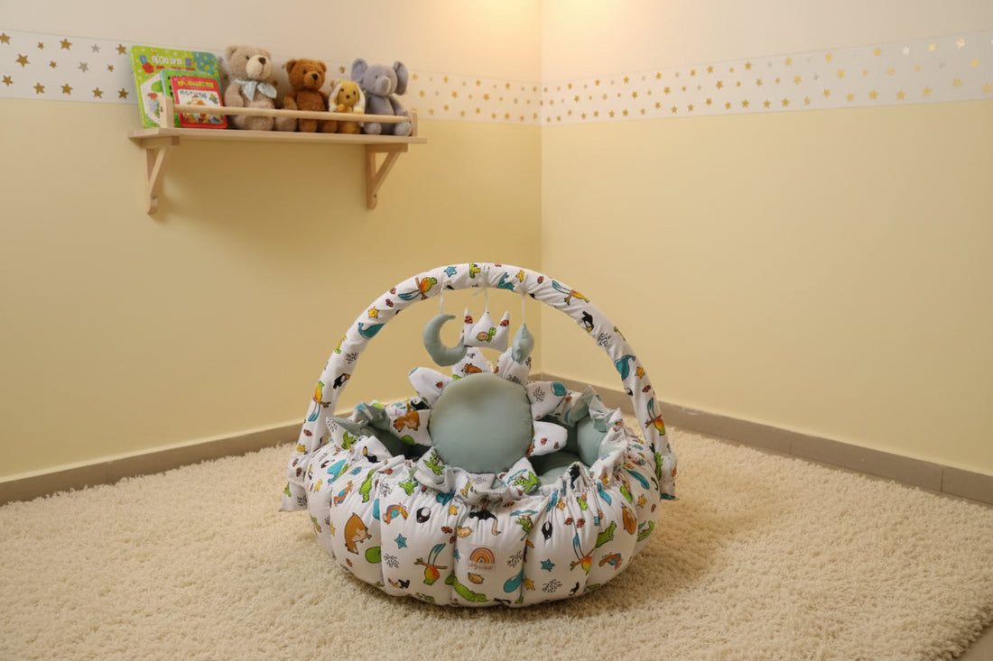 Printed Baby Round Cot with Pillow- Cadet Zoo