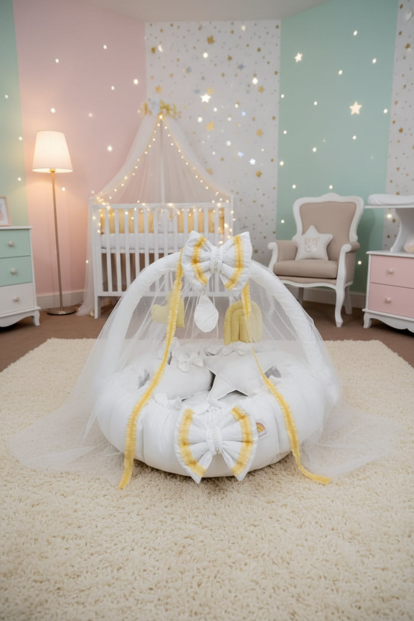 Luxury Baby Round Cot with Pillows & Net- White