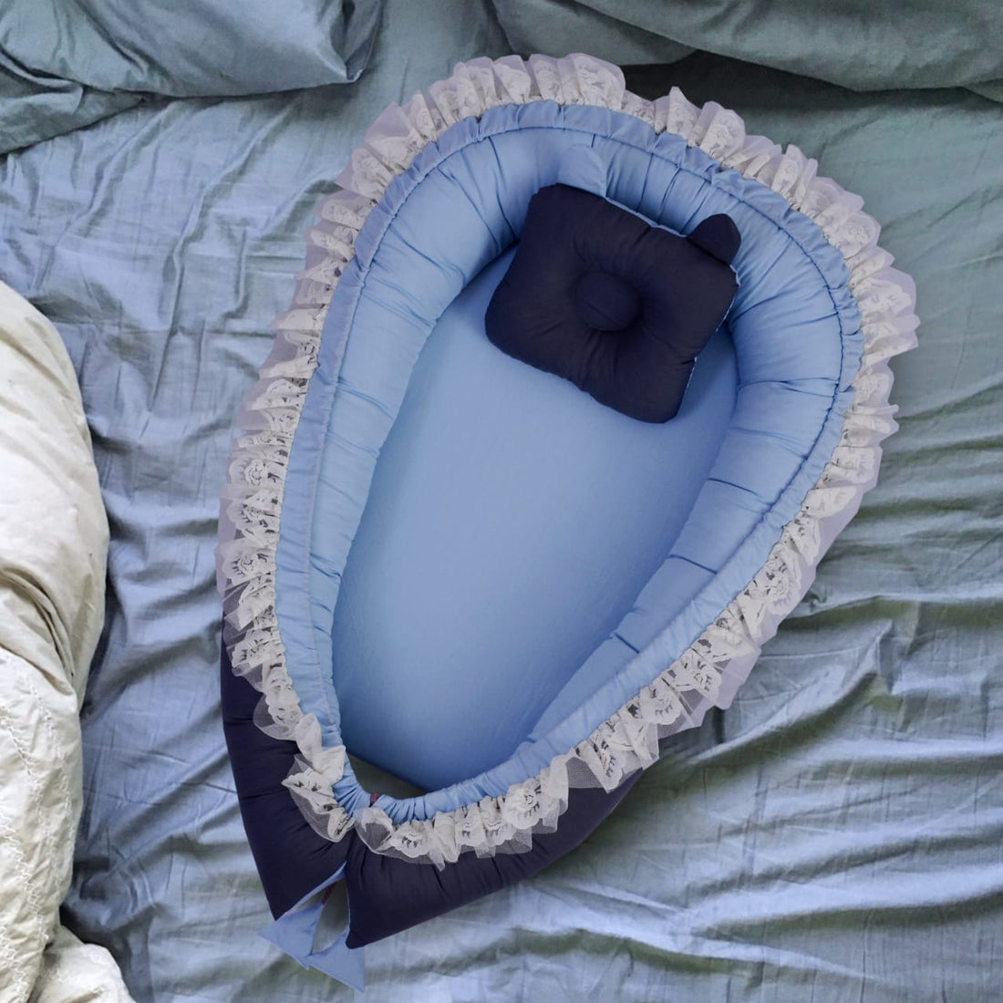 Lacy Cotton Baby Nest with Pillow- Navy & Sky Blue
